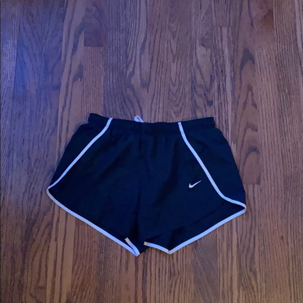 girls black and white bike shorts